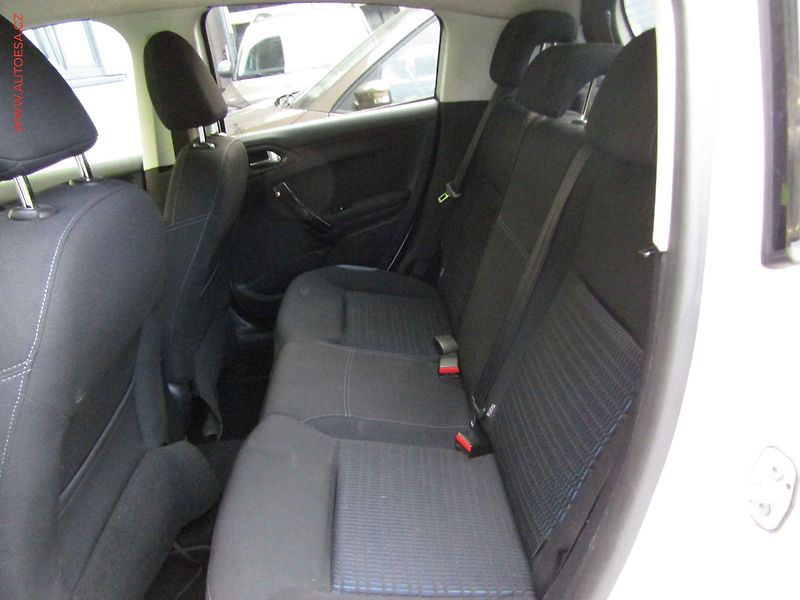 Peugeot 208 (2013) 1.2PT, ČR, AC, park.čidla - fotka 10 z 16
