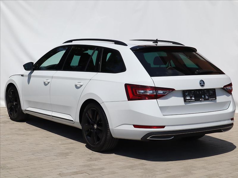Škoda Superb 2,0 TDI SportLine Kamera ACC - fotka 4 z 36
