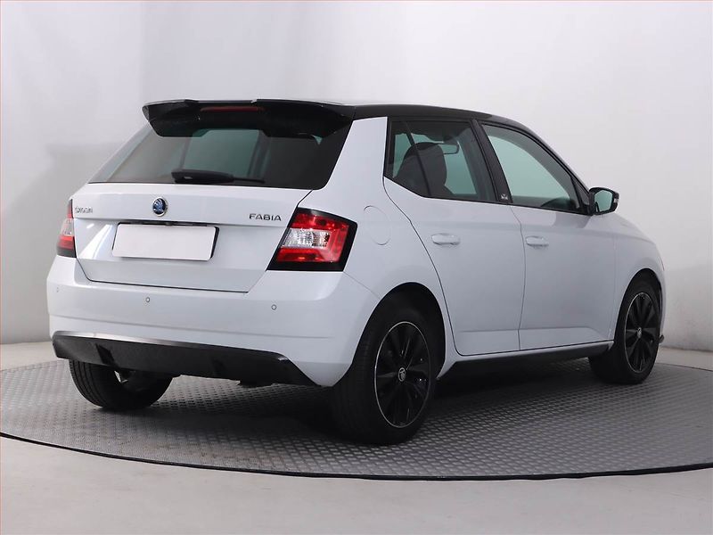 Škoda Fabia (2017) Monte Carlo 1.0 TSI, Navi - fotka 5 z 22
