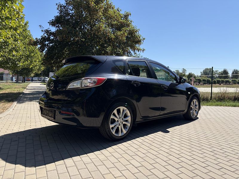 Mazda 3 1.6 90th Anniversary - fotka 11 z 29