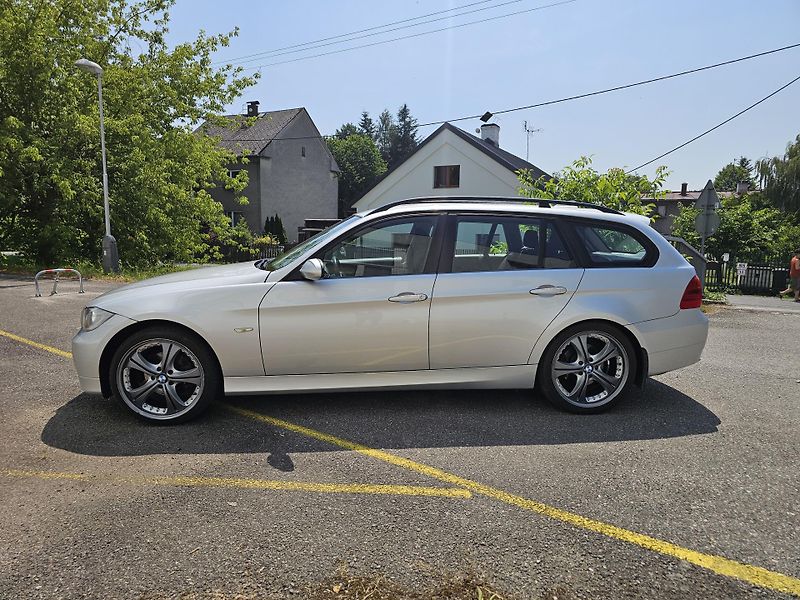 BMW Řada 3 (2006) E91  - fotka 2 z 15