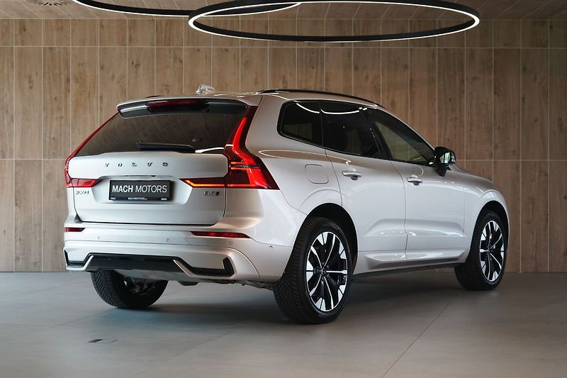 Volvo XC60 B5 PLUS Dark, Harman, 360° - fotka 8 z 42