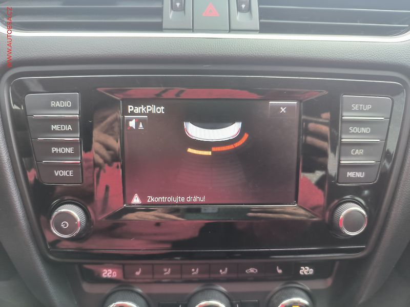 Škoda Octavia (2014) 1.2 TSi, Elegance, bixen, TZ - fotka 13 z 20