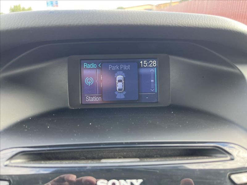 Ford Focus 1,6 TDCi KLIMA ROZVODY SERVIS - fotka 18 z 38