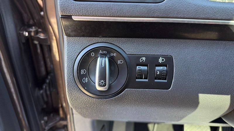Volkswagen Touran (2011) 1.6TDi 77kW REZERVOVANO - fotka 10 z 23
