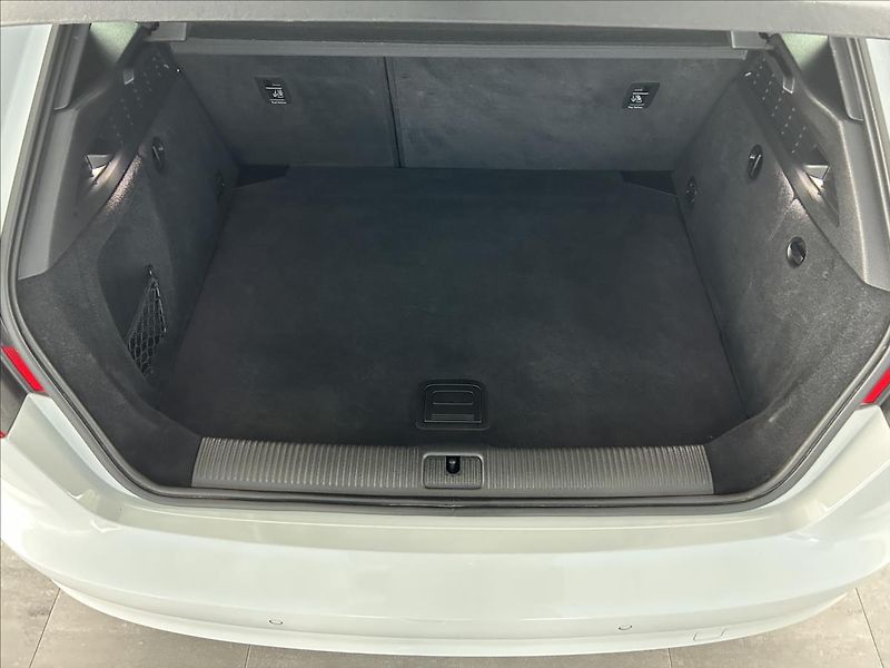 Audi A3 2,0   TDI 110kW,S-LINE,SPORTBA - fotka 30 z 35