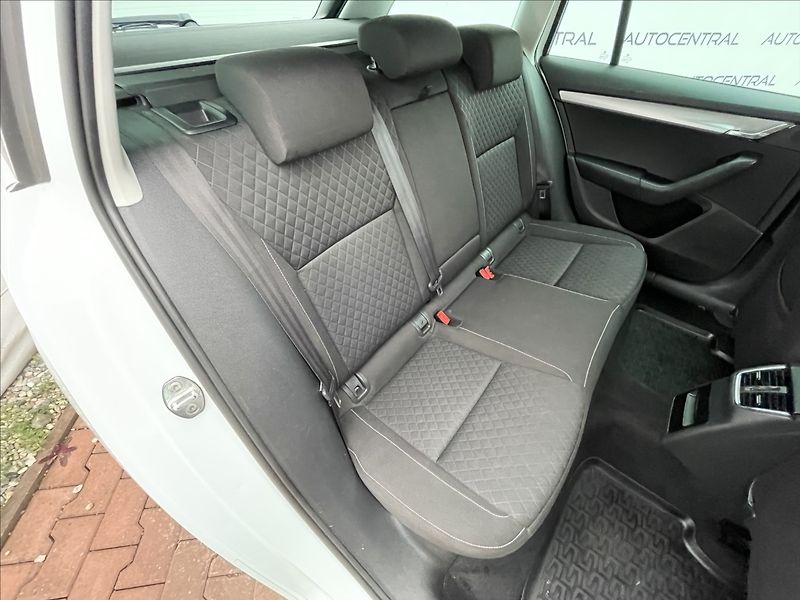 Škoda Octavia 1,2 TSI Edition 81kw 113t.km s - fotka 21 z 23