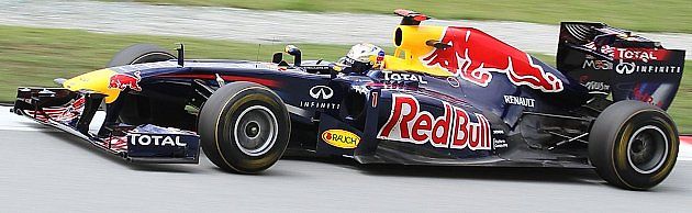 Monopost Red Bull RB7, se kterým David Coulthard pojede v srpnu v Praze., zdroj: Wikimedia Commons, Morio