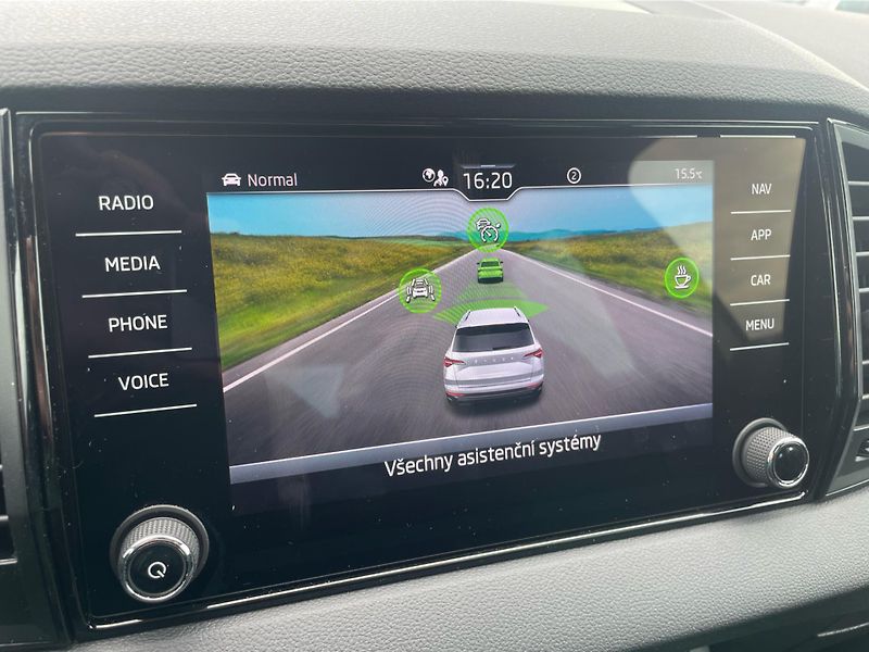 Škoda Karoq 1.5 TSi DSG 7st. SPORTLINE - fotka 19 z 29