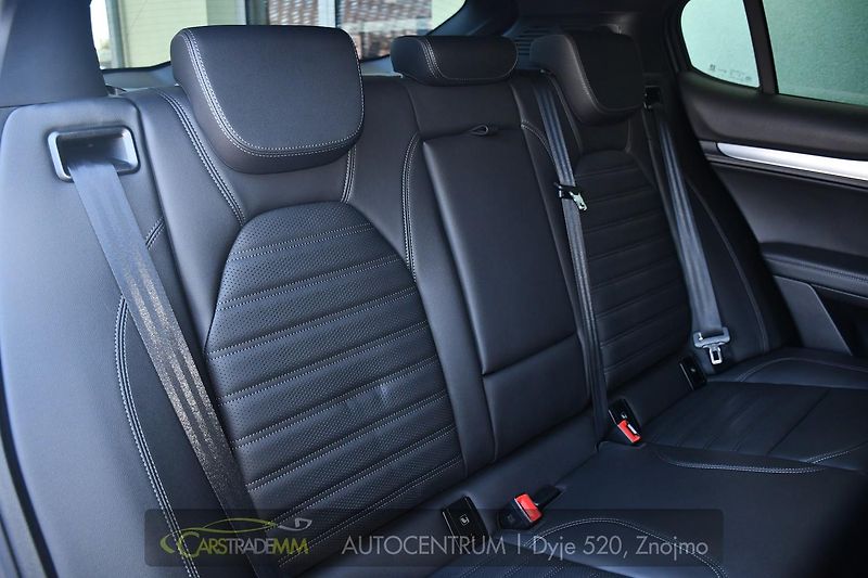 Alfa Romeo Stelvio 2.2D 16V 154kW Veloce AT8-Q4 - fotka 18 z 52