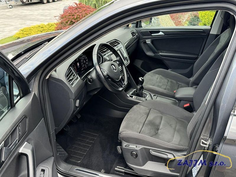 Volkswagen Tiguan 2.0TDI 4x4 + tažné, kamera - fotka 35 z 60