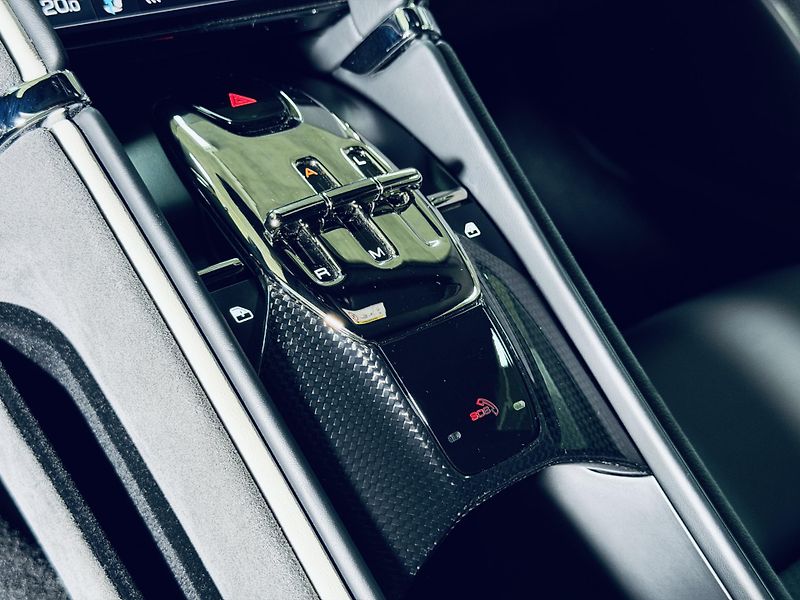 Ferrari Roma (2021) FULL CARBON MAX VÝB ZÁRUKA - fotka 24 z 33