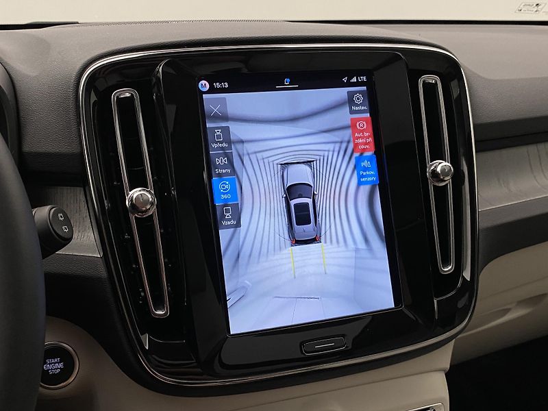 Volvo XC40 B4 DARK ULTRA AUT CZ - fotka 60 z 60