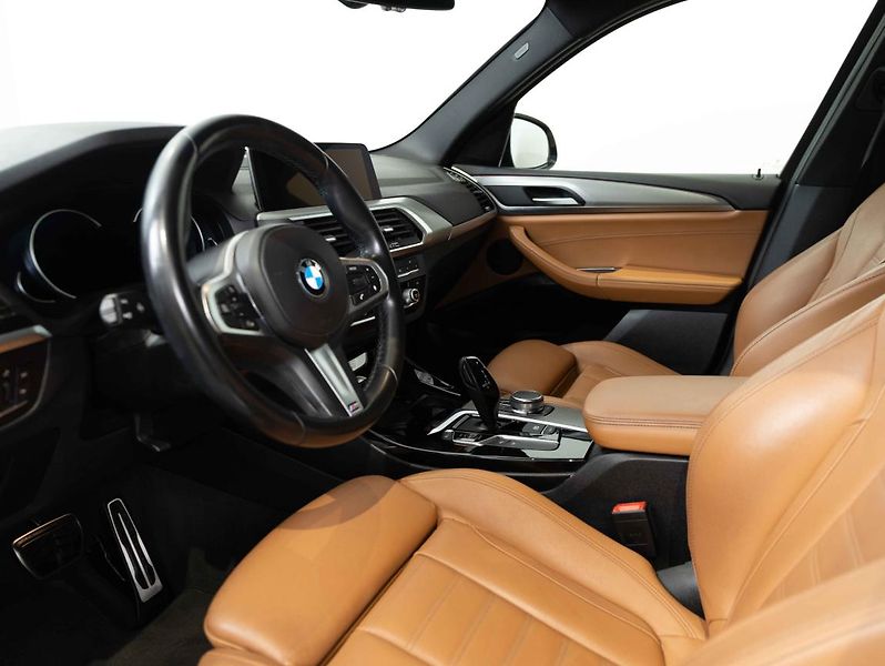 BMW X3 xDrive 20D - fotka 11 z 22