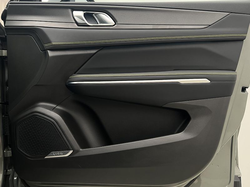 Lynk & Co 01 MORE PHEV AUT CZ 1.maj - fotka 50 z 50