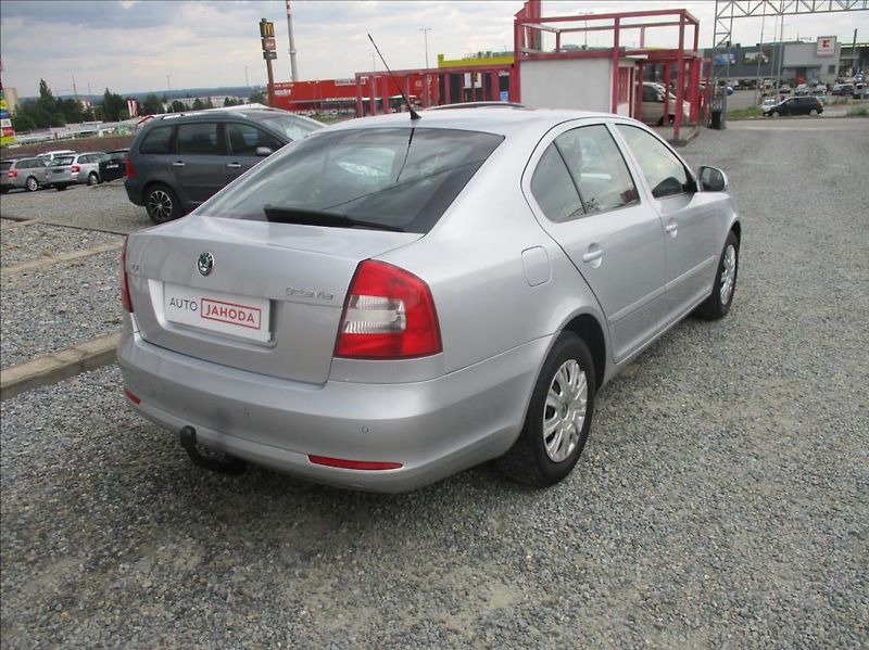 Škoda Octavia 1,4 TSI, klima, serv. kniha, - fotka 6 z 32