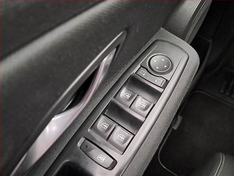 Renault Mégane (2009) 1.6 16V, nová STK - fotka 16 z 16