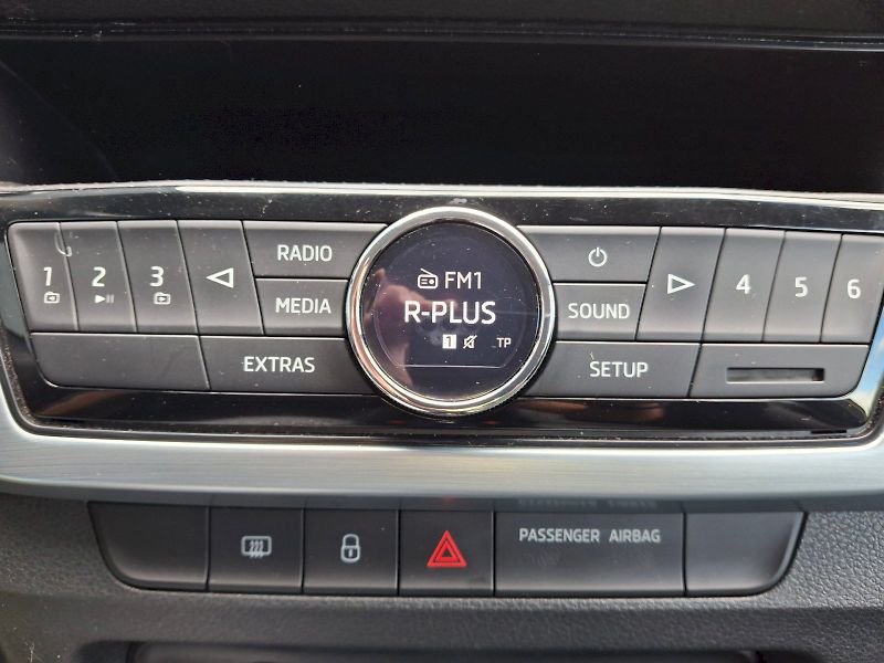 Škoda Fabia (2015) Ambition Plus 1,0Mpi 44kW - fotka 17 z 27
