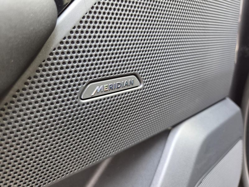 Land Rover Range Rover Velar (2026) P400e Dynamic SE PANO R21 TOP - fotka 15 z 61