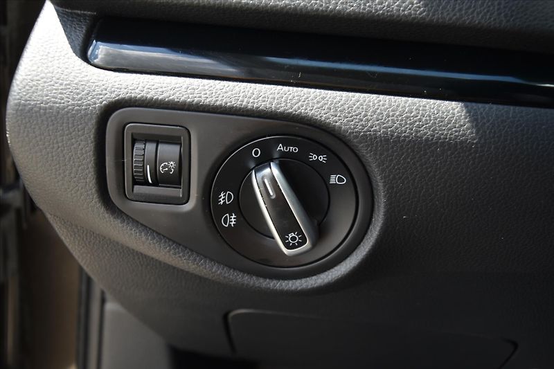 Volkswagen Sharan 2.0TDI 110kW HIGHLINE 1MAJ. ČR - fotka 15 z 25