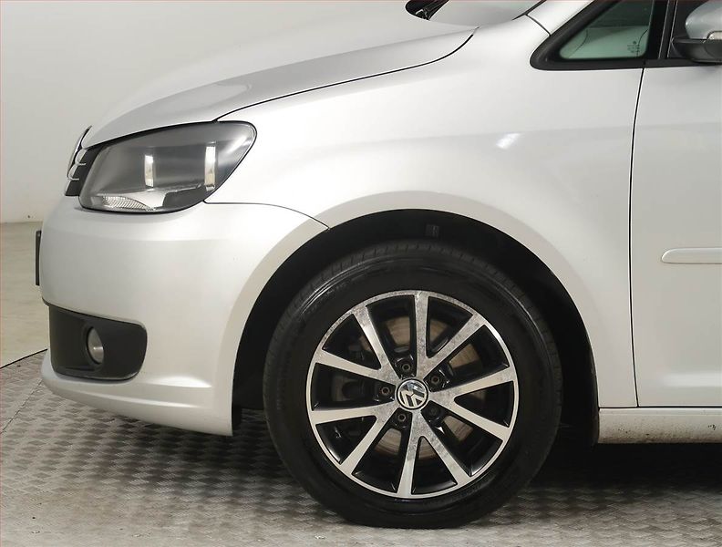 Volkswagen Touran (2011) Comfortline 2.0 TDI - fotka 14 z 19