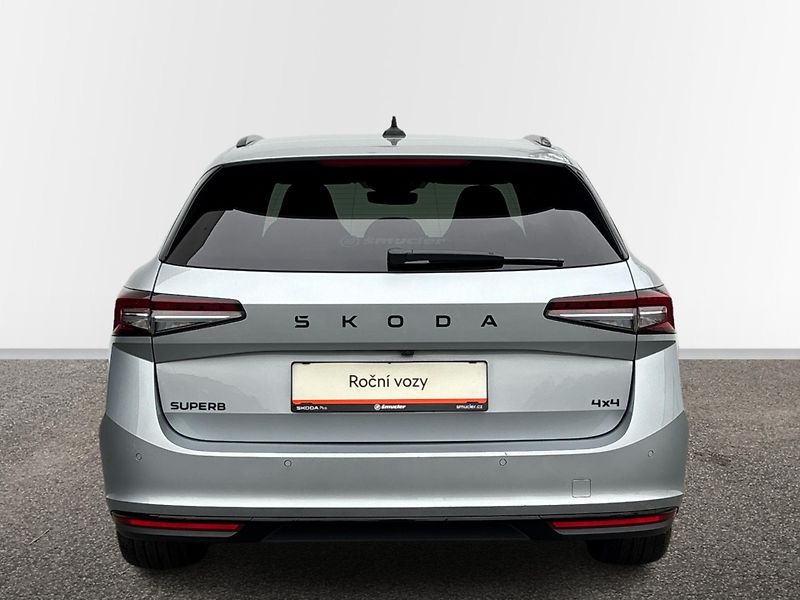 Škoda Superb Sportline 4x4 DSG - fotka 17 z 29