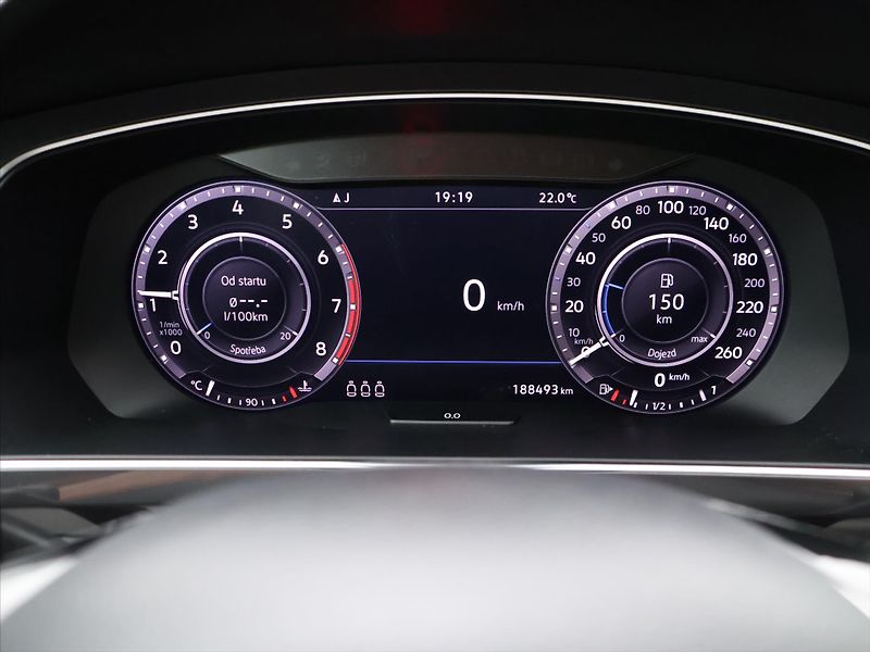 Volkswagen Tiguan 1.4 TSI 110kW Virtual 1.Maj. - fotka 17 z 29