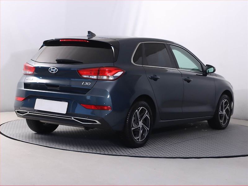 Hyundai i30 (2021) Family 1.5 DPI, Serv.kniha - fotka 5 z 20