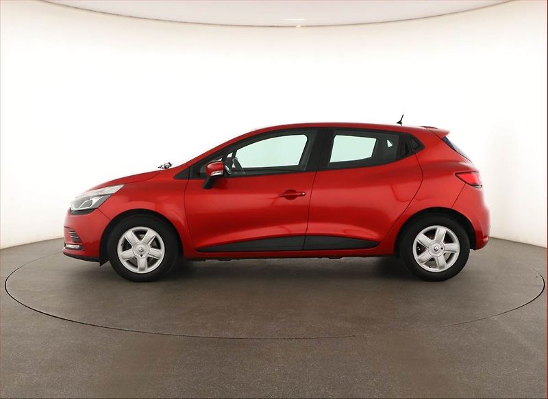 Renault Clio (2019) 0.9 TCe, Tempomat - fotka 3 z 16