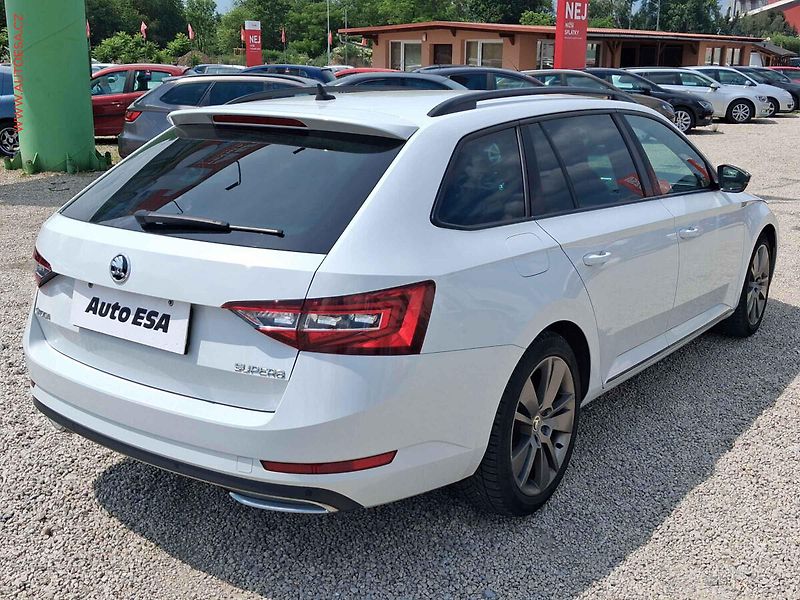 Škoda Superb (2017) 2.0 TDi, ČR, SportLine, DSG - fotka 4 z 29