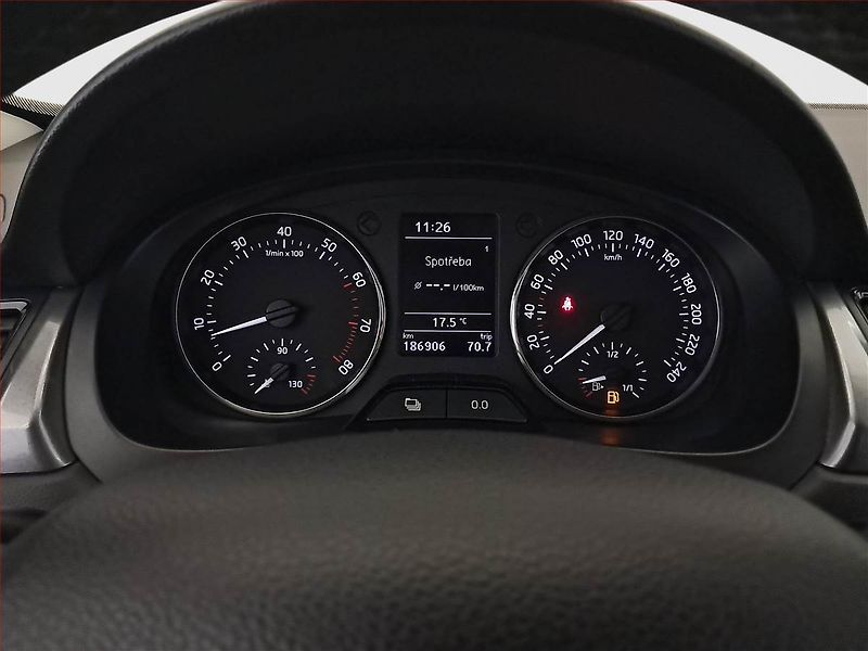 Škoda Rapid (2014) Ambition 1.2 TSI - fotka 11 z 17