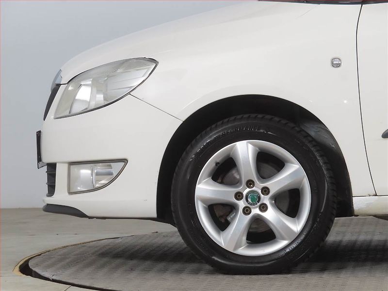 Škoda Fabia (2012) Elegance 1.2 TSI, po STK - fotka 14 z 19