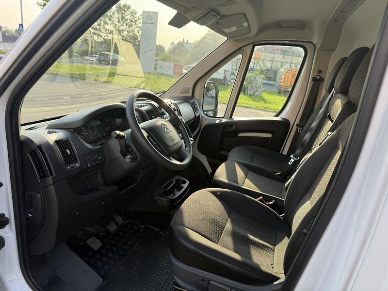 Citroën Jumper (2023) FURGON 35 L3H2 BlueHDi 140 - fotka 6 z 12