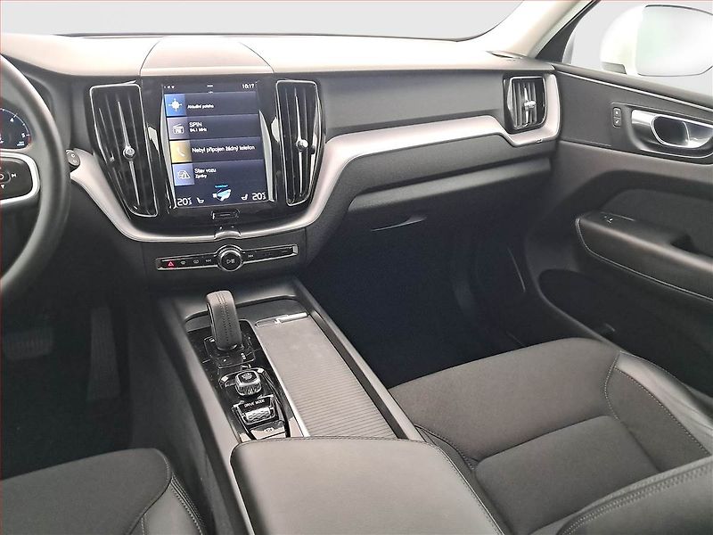 Volvo XC60 (2020) B4 AWD - fotka 7 z 18