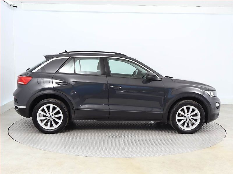 Volkswagen T-Roc (2021) 2.0 TDI 4Motion, 4X4, Automat - fotka 6 z 17