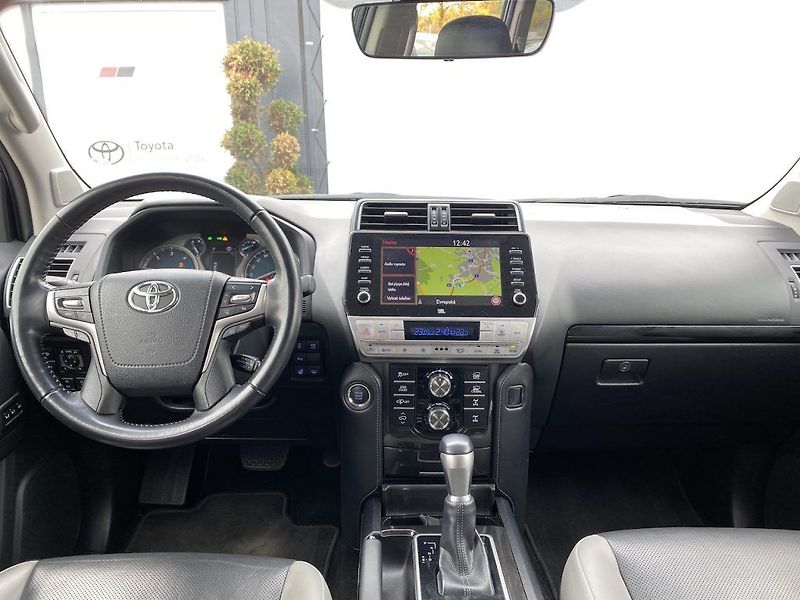 Toyota Land Cruiser 2.8D, ČR, Executive, DPH, 4x4 - fotka 14 z 27