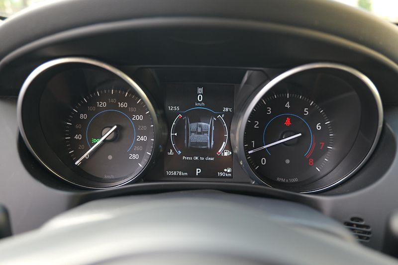 Jaguar XE 20t Prestige Meridian Kůže - fotka 24 z 35