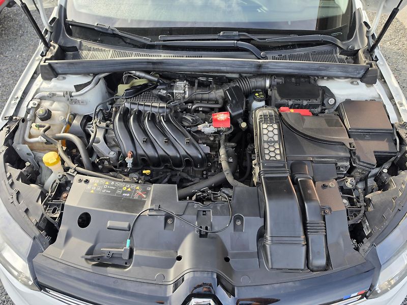 Renault Mégane 1.6 i Limited Xenon  - fotka 17 z 20