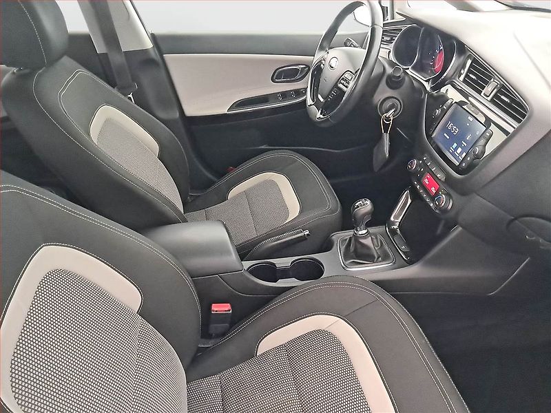 Kia Ceed (2018) 1.6 GDI, ČR,1.maj, Serv.kniha - fotka 9 z 17