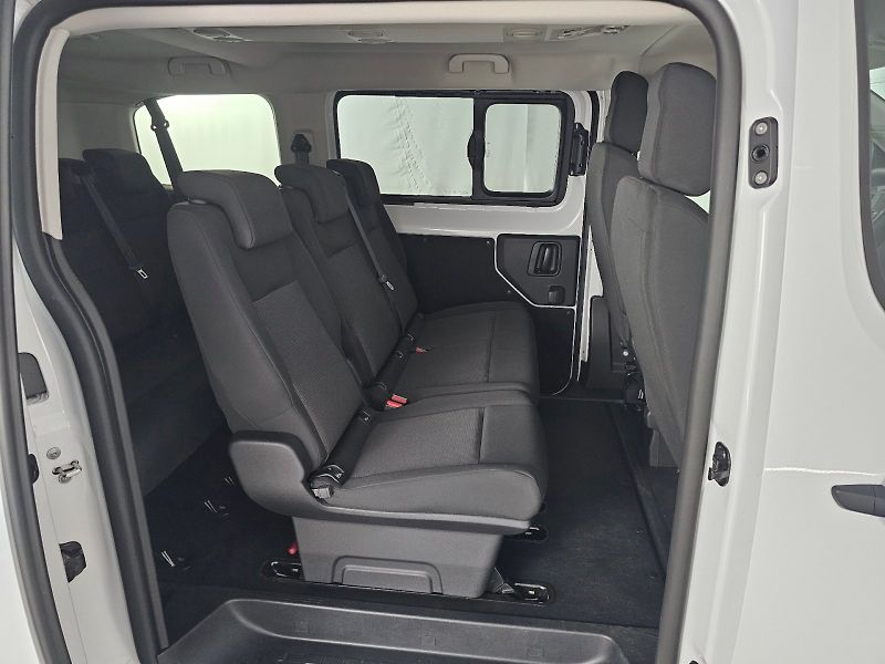 Toyota ProAce Verso (2025) 2.0D 106kW COMBI 8S - fotka 7 z 32