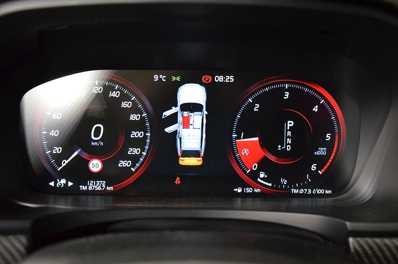 Volvo V90 (2018) 2.0D Polestar R-design - fotka 14 z 24