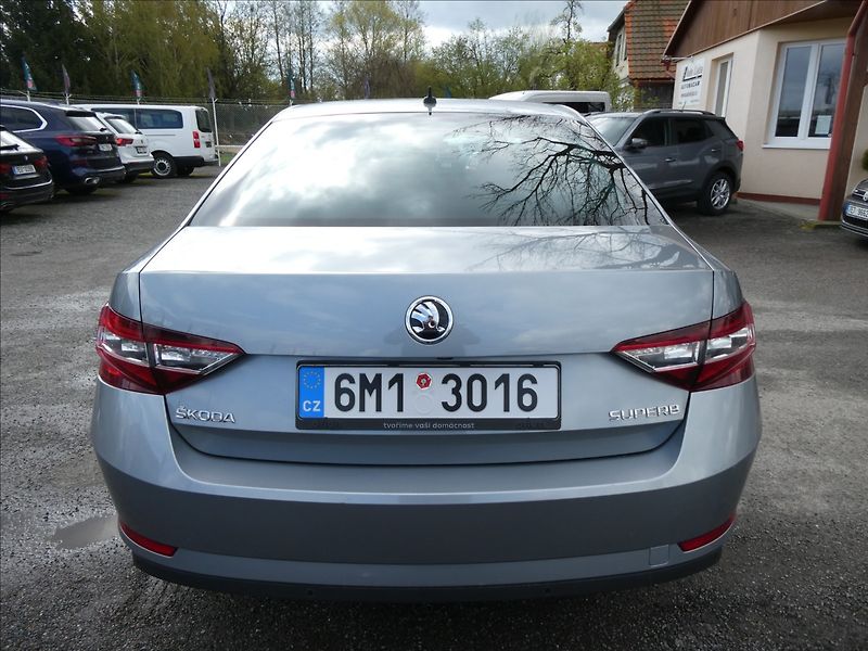 Škoda Superb 2,0 TDi STYLE DSG, 2x kola, ČR - fotka 7 z 43