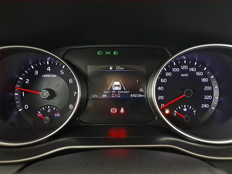Kia Ceed (2023) Exclusive 1.5 T-GDI, ČR,1.maj - fotka 11 z 18