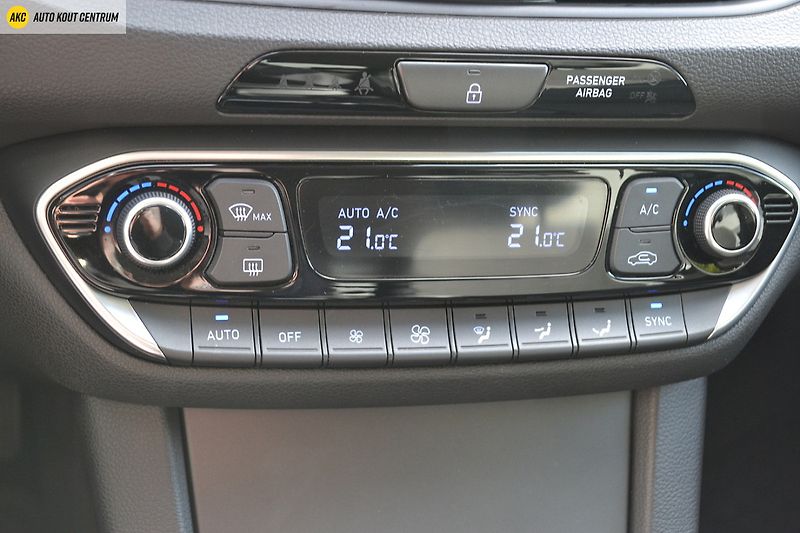 Hyundai i30 FASTBACK 1,5 T-GDI MT STYLE - fotka 31 z 62