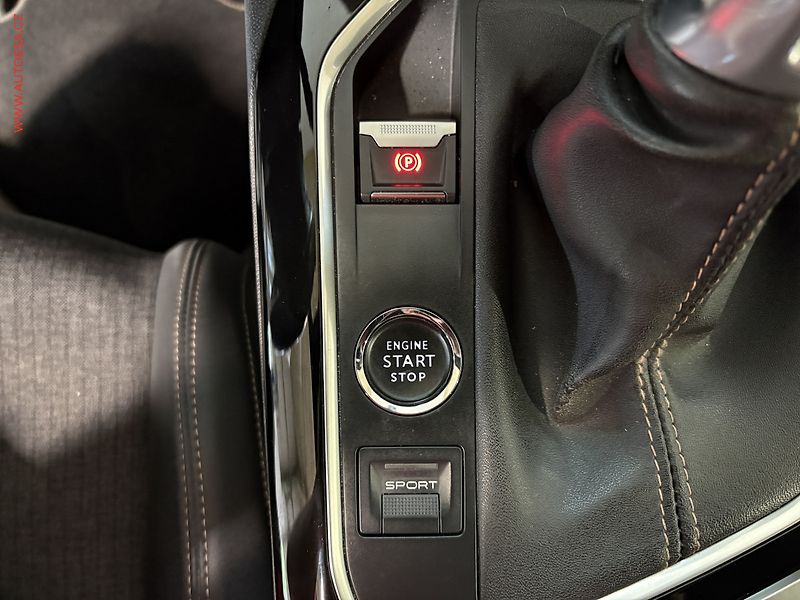 Peugeot 3008 (2019) 1.5 HDi, GT Line, LED, TZ - fotka 17 z 17