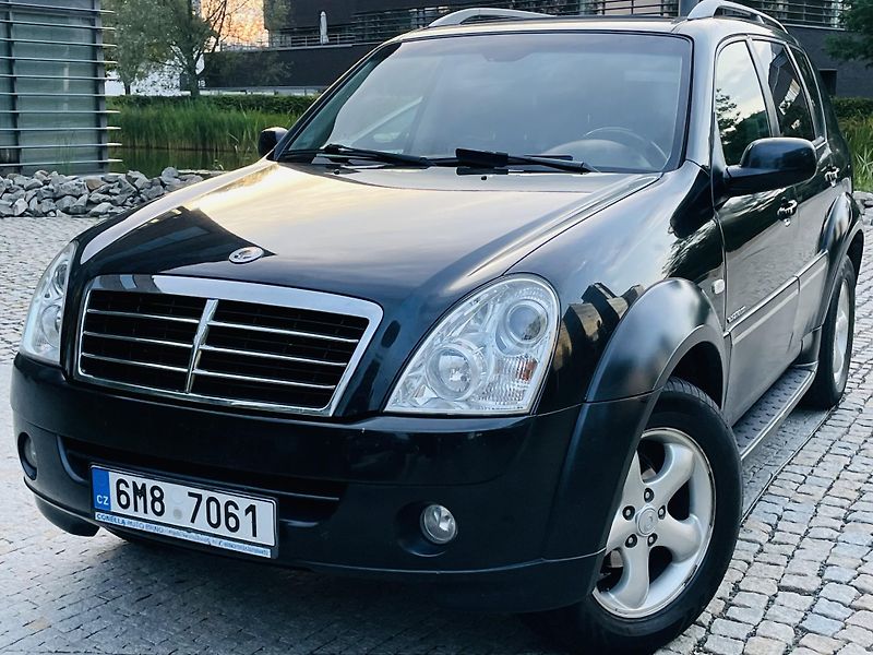 SsangYong Rexton 2.7XDi 4x4 AUT VÝHŘEV KAMERA - fotka 1 z 43