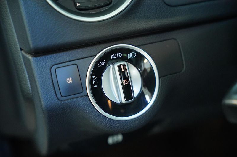 Mercedes-Benz Třídy C - fotka 14 z 26