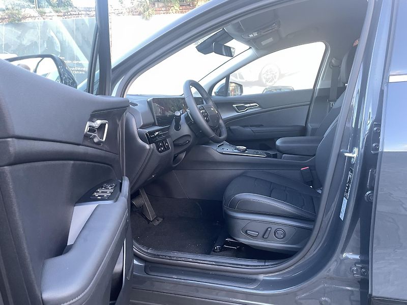 Kia Sportage (2026) HEV 4x4 6AT TOP 175kW - fotka 9 z 20