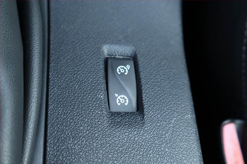 Renault Mégane (2015) 1.6 16V, Tempomat - fotka 19 z 19