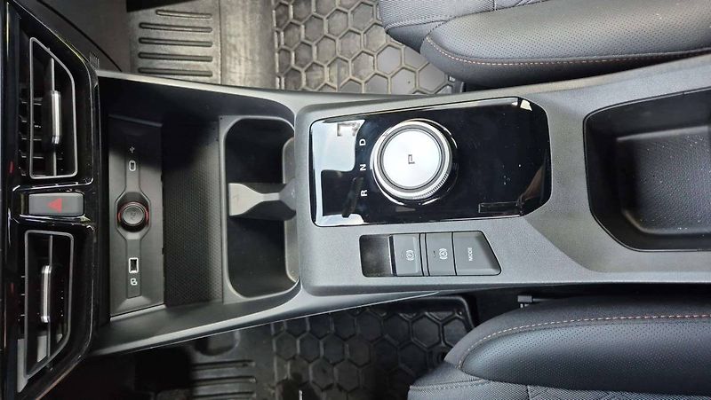 MG MG3 HEV EXCLUSIVE 1.5 AT3 (143kw/1 - fotka 23 z 35